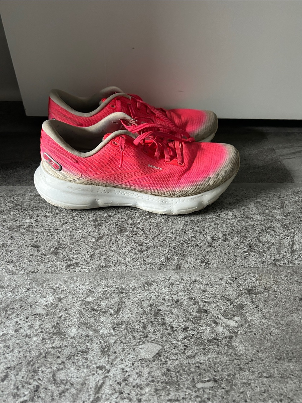 Brooks Glycerin 20 Running Shoes - Neon Pink